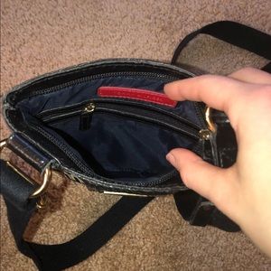 TOMMY HILFIGER CROSSBODY BAG